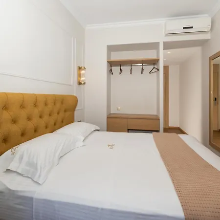 Aktaion Hotel 3*