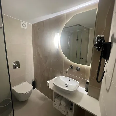 阿克泰昂城市酒店 伊西翁