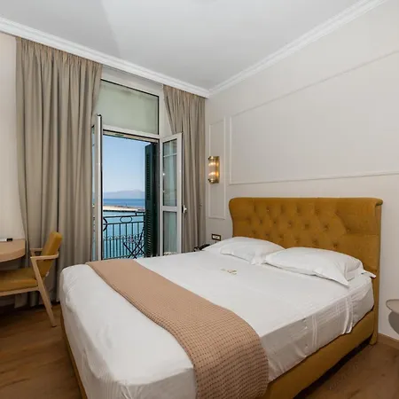 Отель Aktaion 3*