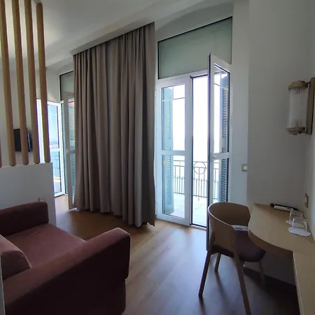 阿克泰昂城市酒店 3* 伊西翁