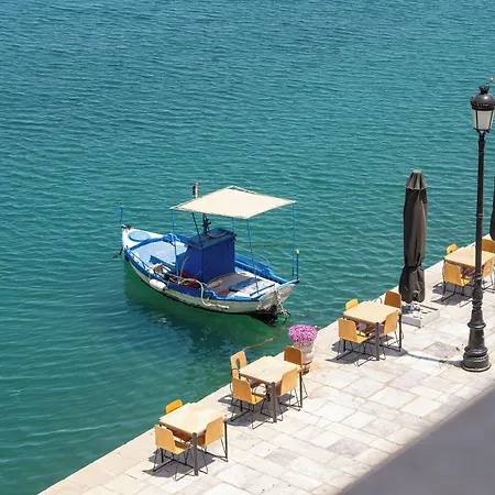 Aktaion Hotel 3*