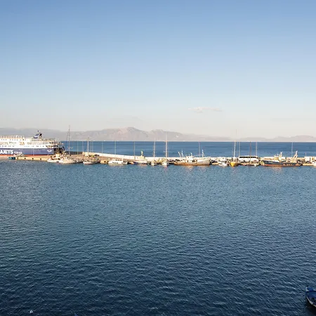 阿克泰昂城市酒店 3* 伊西翁